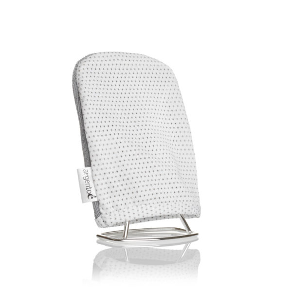 zoom gant démaquillant et exfoliant sur support en argent caresse d'argent